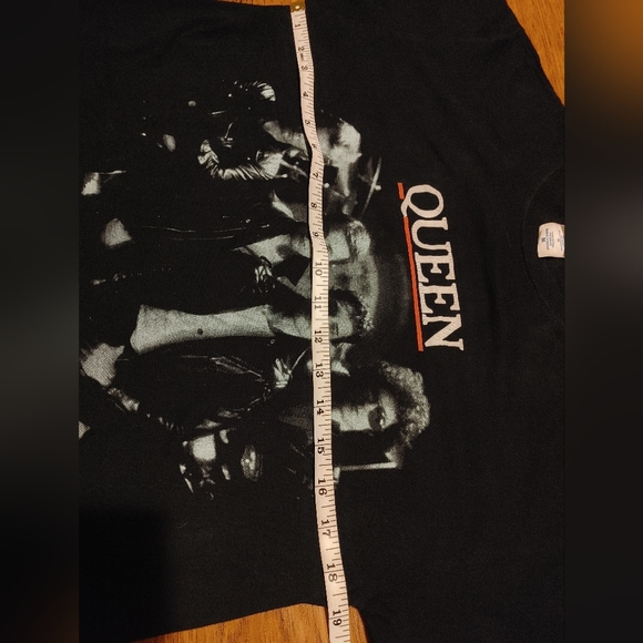 Queen - The Game 1980 album concert worn tour shirt vintage style tee Medium 🔥 - Picture 4 of 5